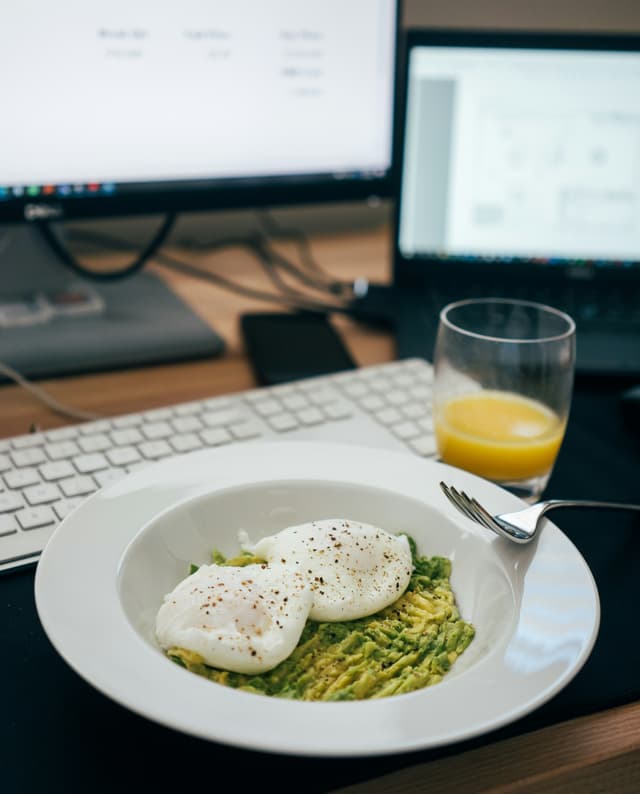 Cover Image for Prioritizing Wellness as a Busy Professional: Tips from a Nutritionist Who's Been There Herself