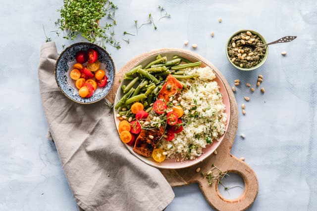 Cover Image for Eating for Hormonal Health: A Practical Guide