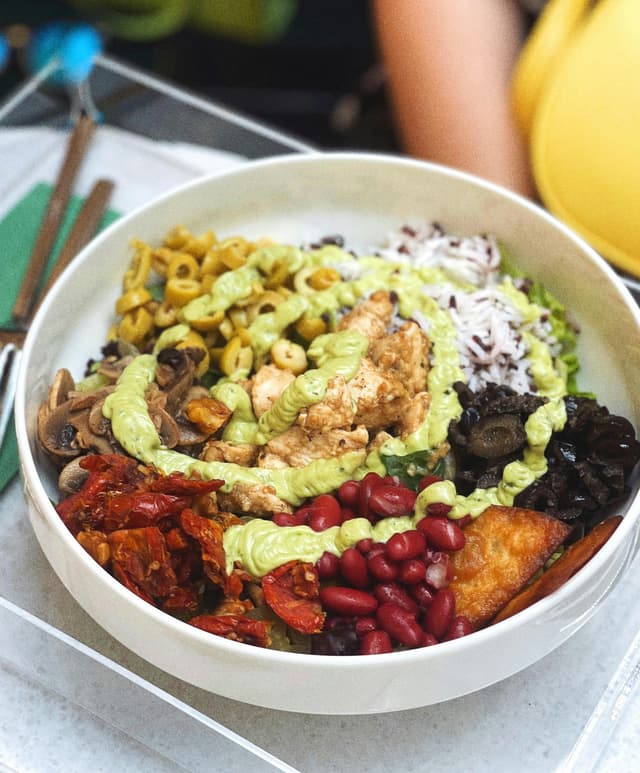 Cover Image for How to Make Weeknight Dinners Easy (even for the busiest parents and professionals)