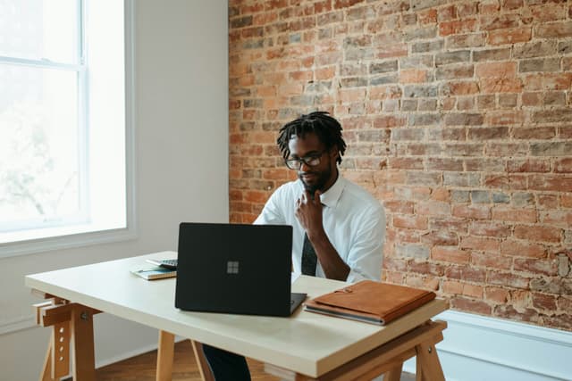 Cover Image for Healthy Eating Tips for Busy Entrepreneurs: How to Stay Energized and Focused